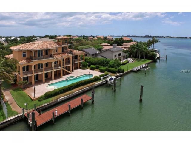 Waterfront in Harbor Acres